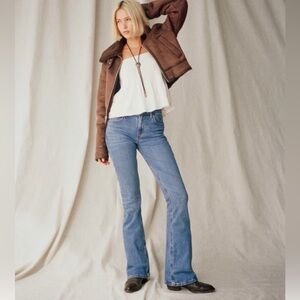 Abercrombie & Fitch Midrise Bootcut Jeans (Short)